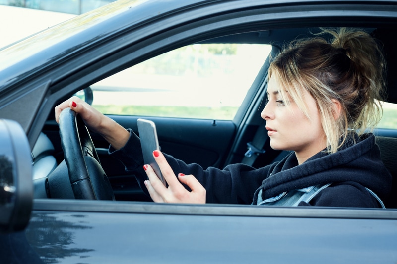 Can I Claim Compensation from a Distracted Driver and How Will The New Distracted Driving Laws in Ontario Affect Road Users?